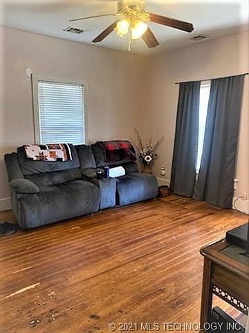 2nd image of 308 S D Ave