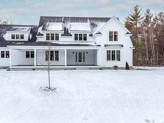 4th image of 30 Baywood Dr