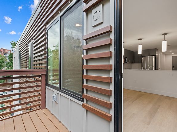 4th image of 1024 Marine St #13D