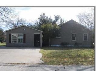 701 E Crockett St, Ennis, TX 75119