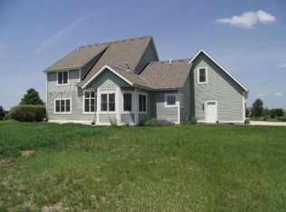 W349S9030 Nesting Ct, Eagle, WI 53119