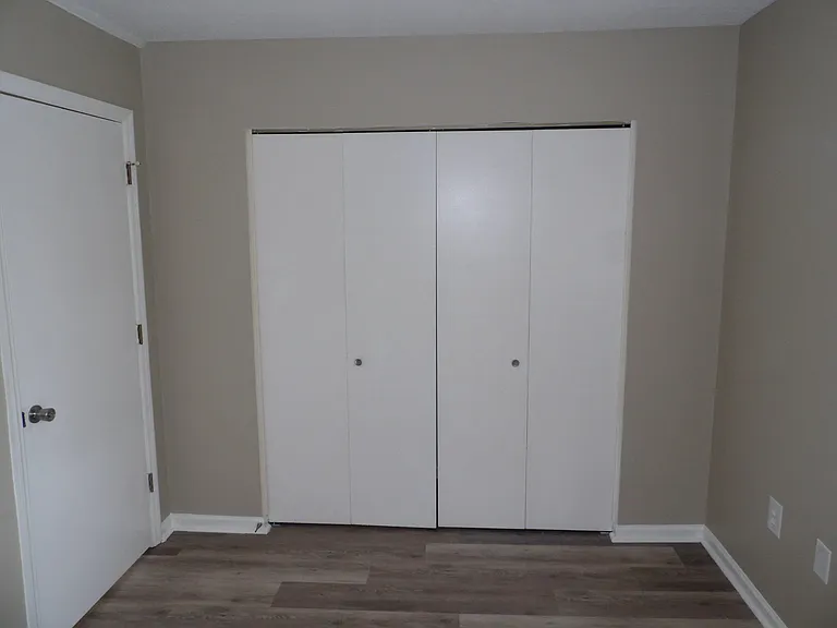 902 Plaza Dr #5 — Photo 46