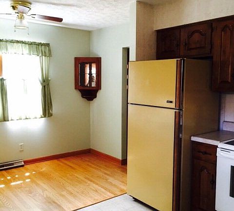 4th image of 423 Allen Ave