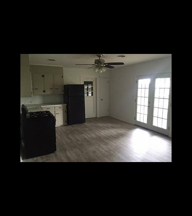 1st image of 2613 Mazur Dr