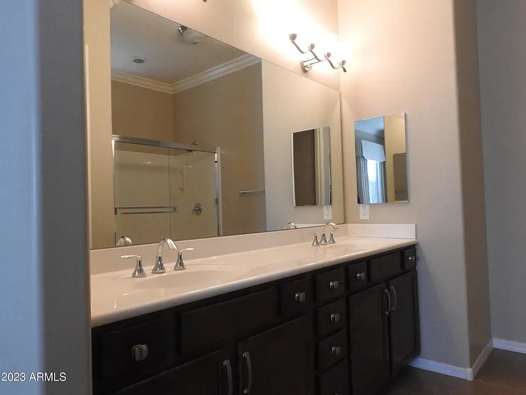 121 N California St #22 — Photo 13