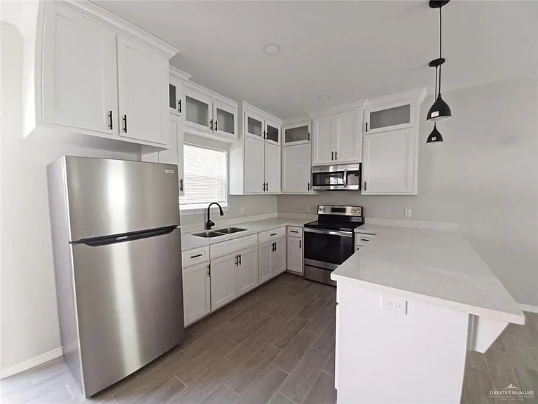 1630 Playa Dr #3 — Photo 3