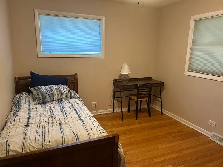 1126 Laurel Ln — Photo 10