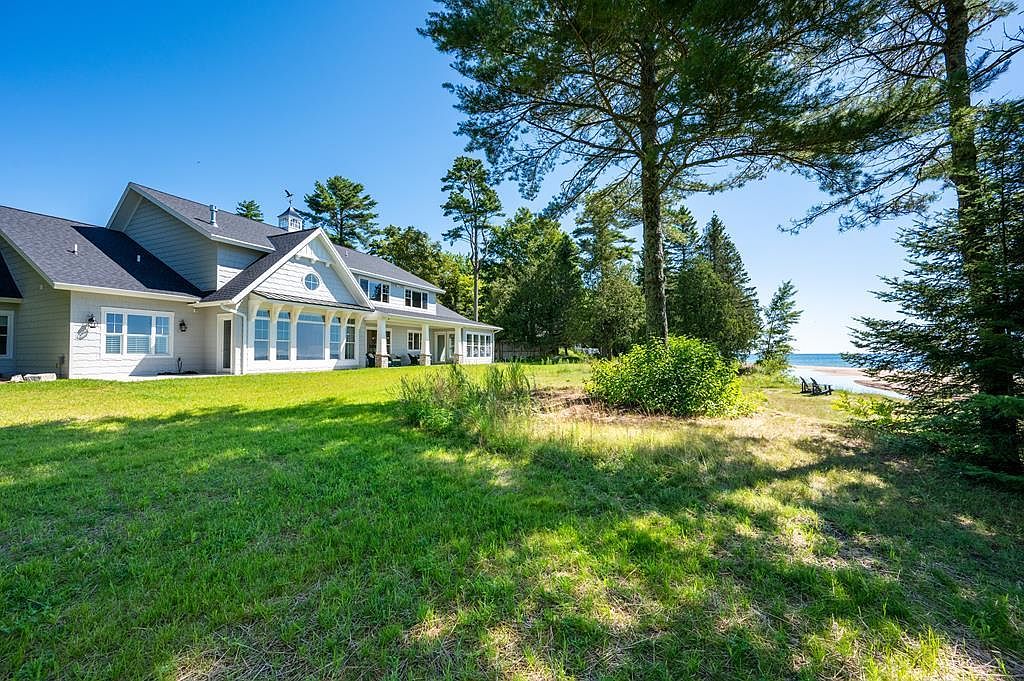 3934 Glidden Dr, Sturgeon Bay, WI 54235 Zillow