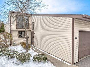 15248 Pine Hill Trl #B5, Middleburg Heights, OH 44130