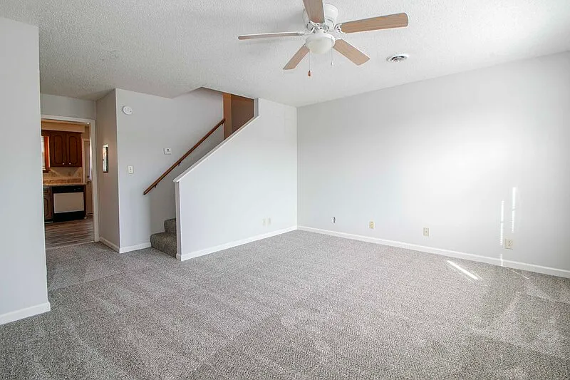 Building Photo - 814A Golfview Pl