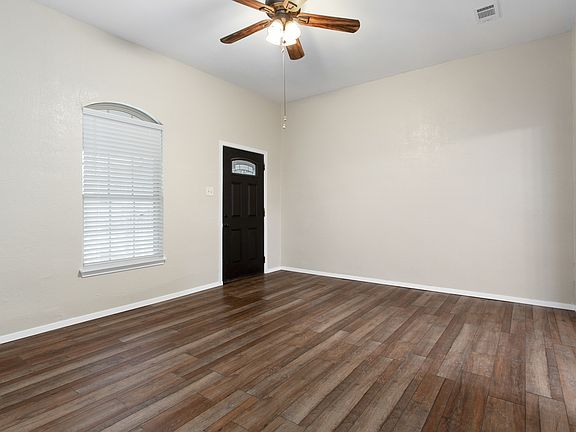 5th image of 111 1/2 S Henderson Ave