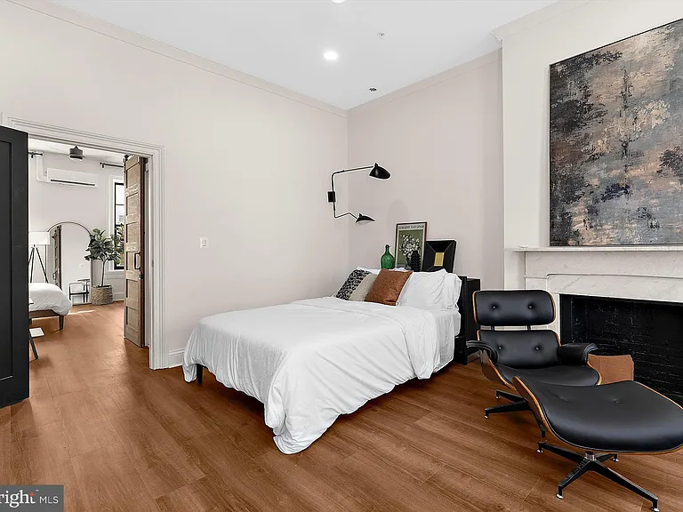 2220 N Charles St #6 — Photo 9