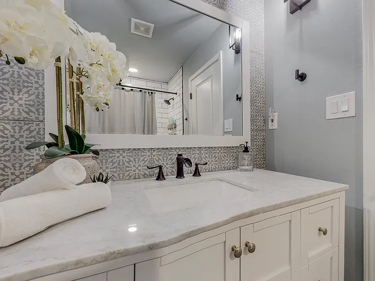 6830 Louisiana Blvd NE — Photo 34