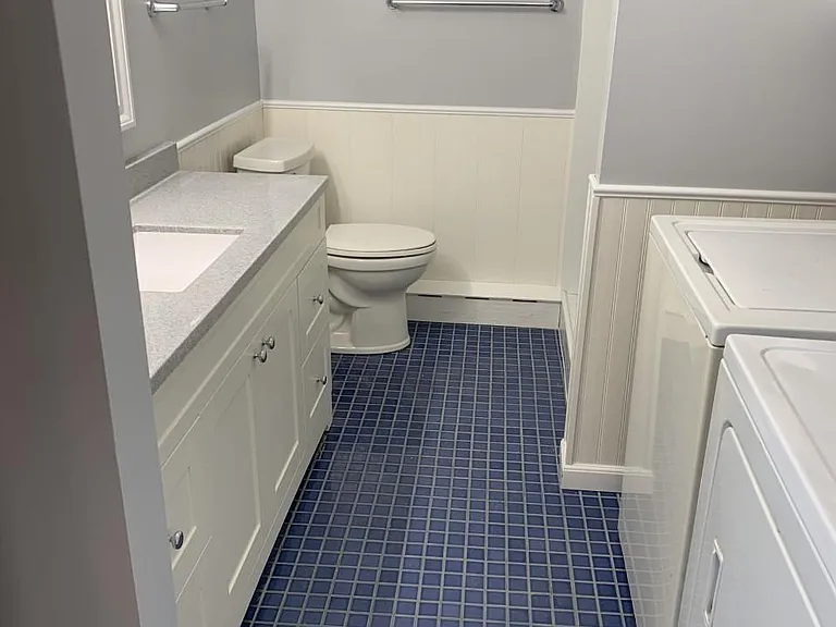 1220 Stoughton Ave — Photo 7