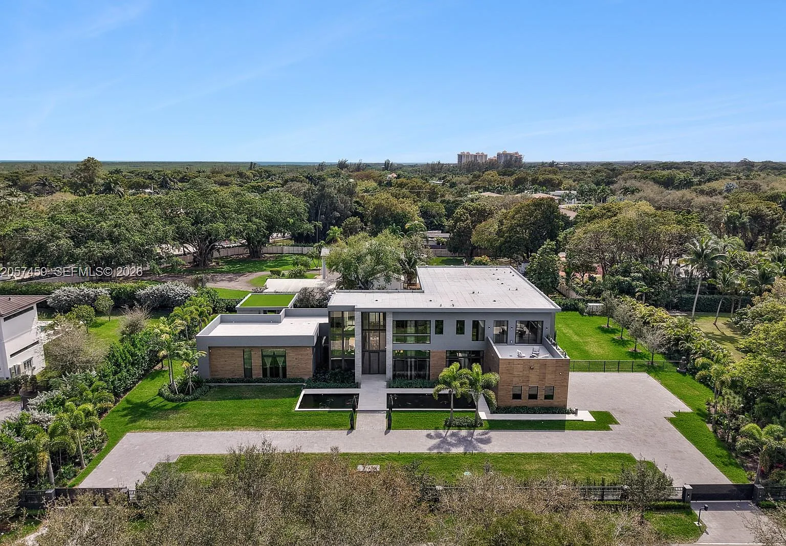8 bed, 8.5 bath, 9532 sqft, $65,000 — Photo 1