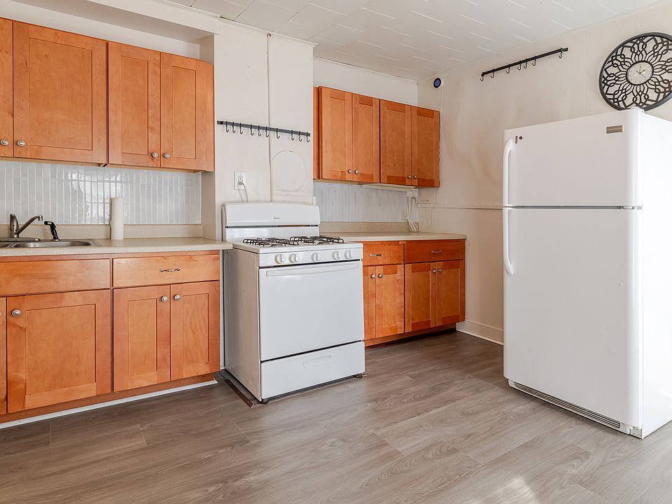 1st image of 133 Emery St APT 2
