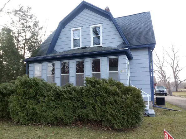 611 S Main St, Bellevue, MI 49021