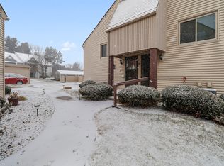 989 Millpond Rd N, Valparaiso, IN 46385