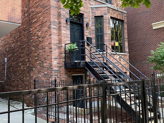 3rd image of 1647 N Burling St #G
