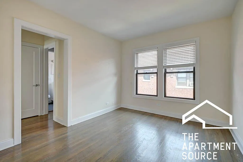 2641 North Spaulding Avenue #3W — Photo 3