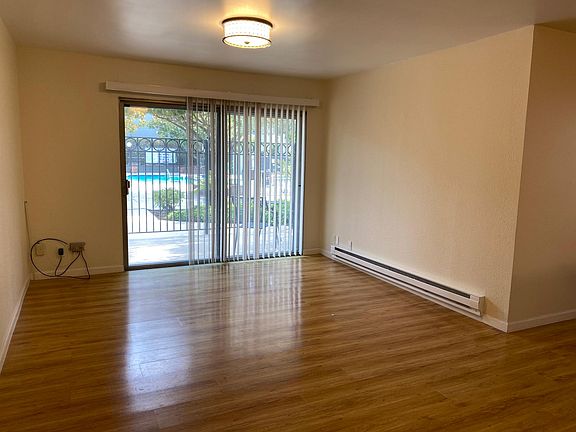 5th image of 1125 Cherry Ave APT D