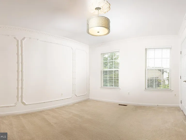 18136 Prestwick Ter — Photo 34