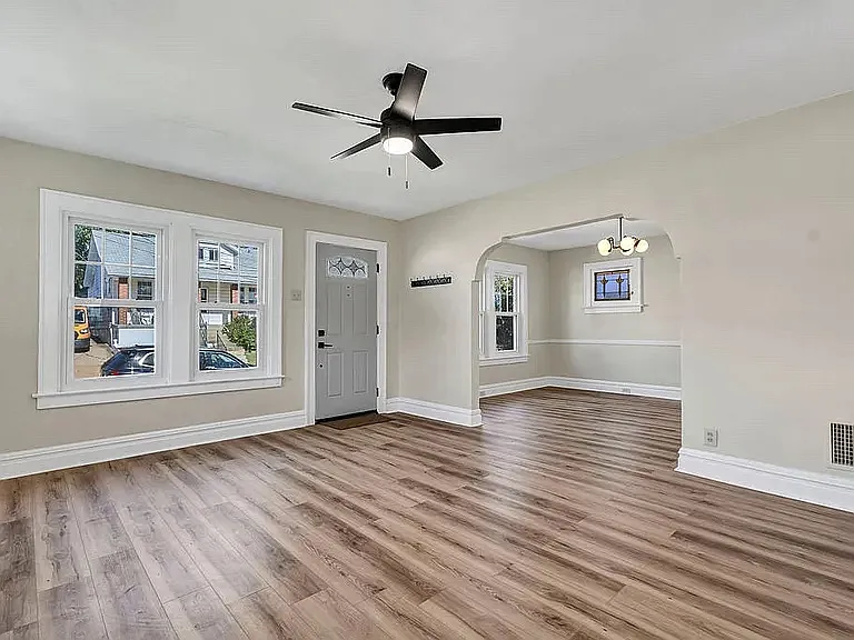 4918 Tiemann Ave — Photo 24