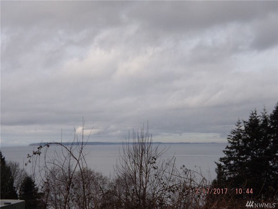 1st image of 4 Charel Dr