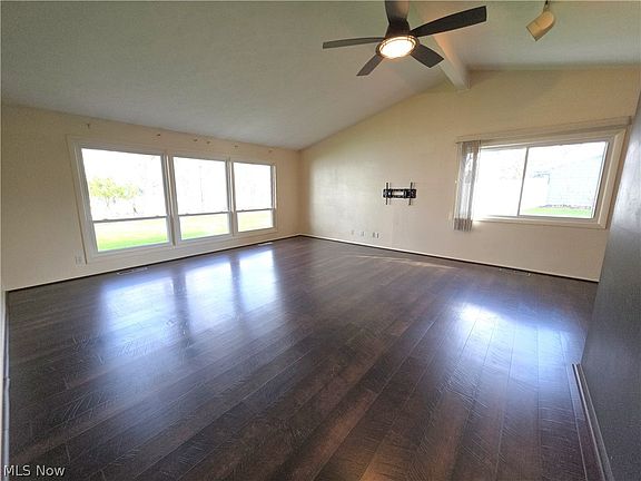 3rd image of 9061 Cranbrook Dr