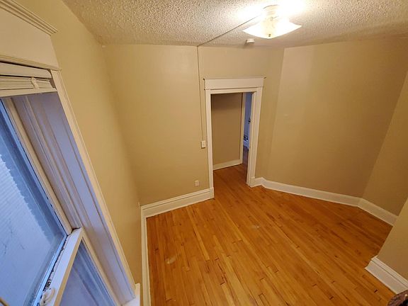 5th image of 511 Minnehaha Ave E APT 4