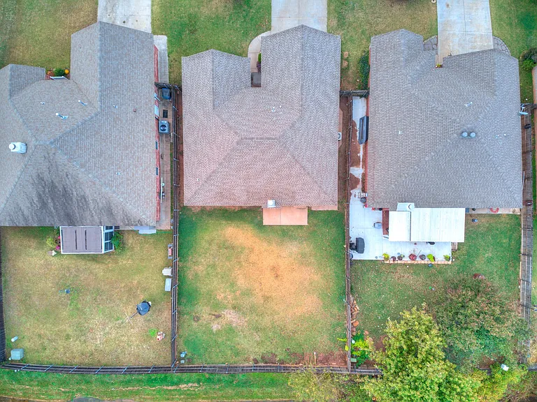 613 Katelyn Ln — Photo 40