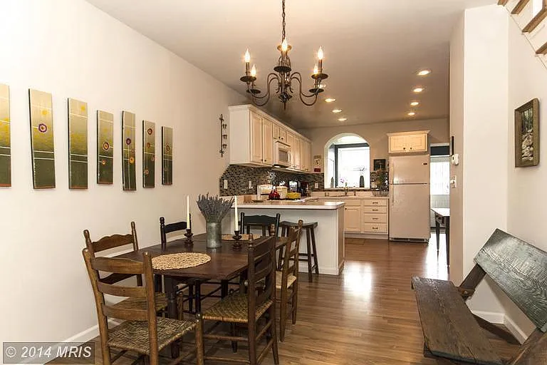 3031 Huntingdon Ave — Photo 1