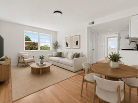 5440 Fifth Ave, 13