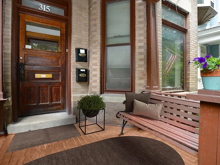 315 S Maple Ave #1 — Photo 2