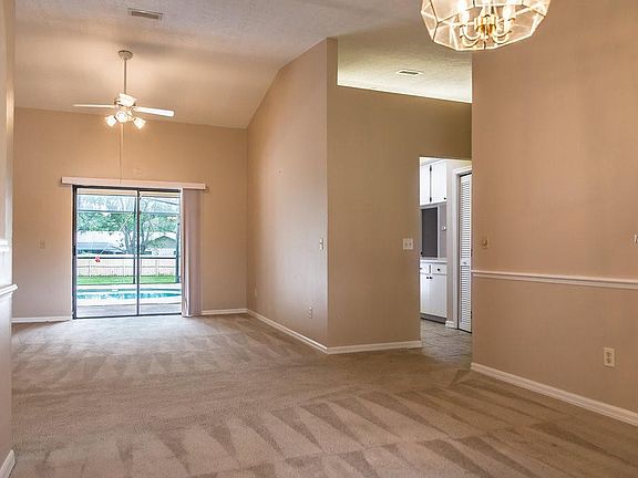 5th image of 3951 Appletree Dr