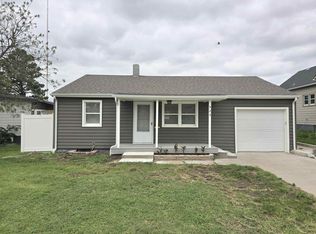 525 W 19th St, Hays, KS 67601