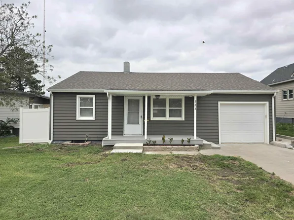 525 W 19th St, Hays, KS 67601