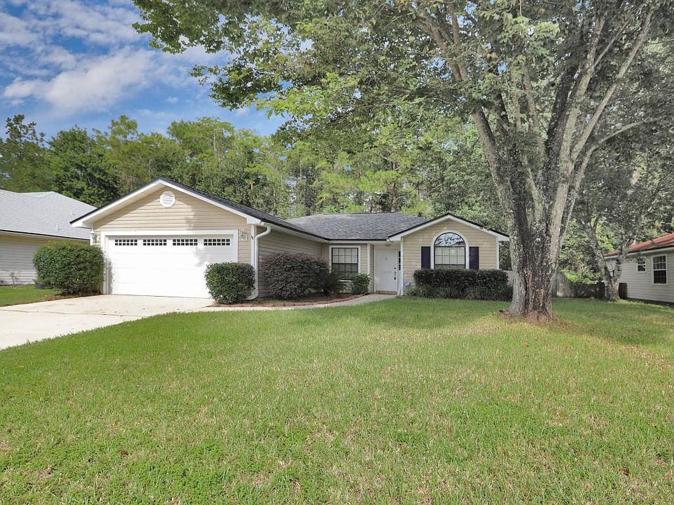 1st image of 12299 Stockbridge Ct N