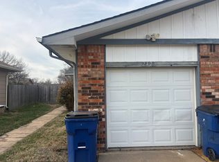 2423 N Farmstead St, Wichita, KS 67220