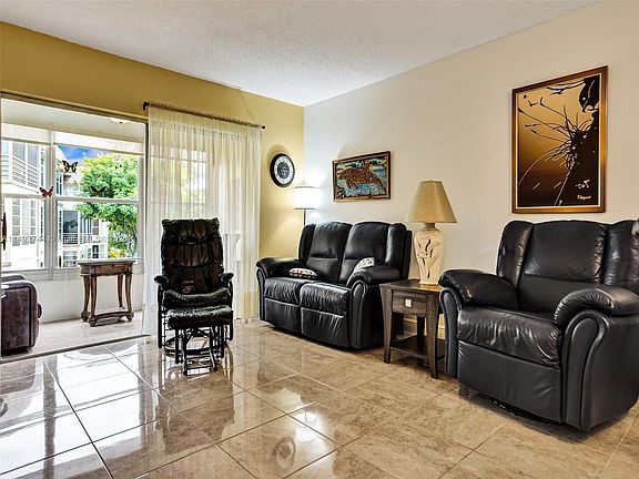 4th image of 5000 NW 36th St APT 512