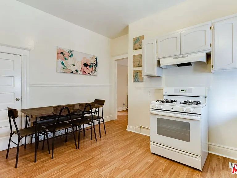 1228 Fedora St — Photo 16