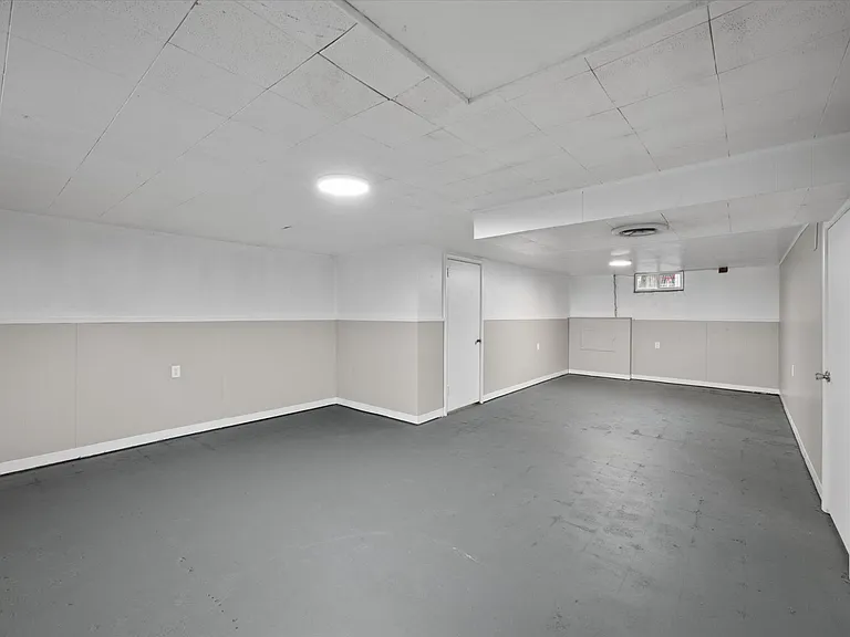 2607 Stanford Ave — Photo 14