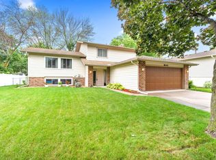 8141 Hampshire Ave N, Brooklyn Park, MN 55445