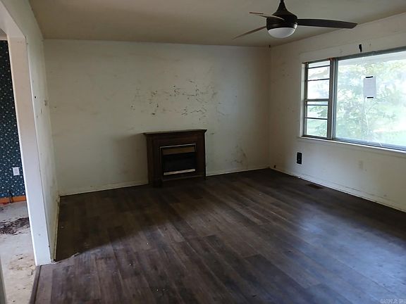 5th image of 896 S 12th Ave