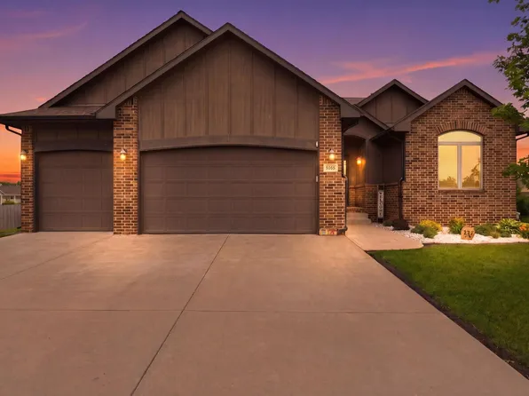 1943 N Walnut Creek Dr, Derby, KS 67037