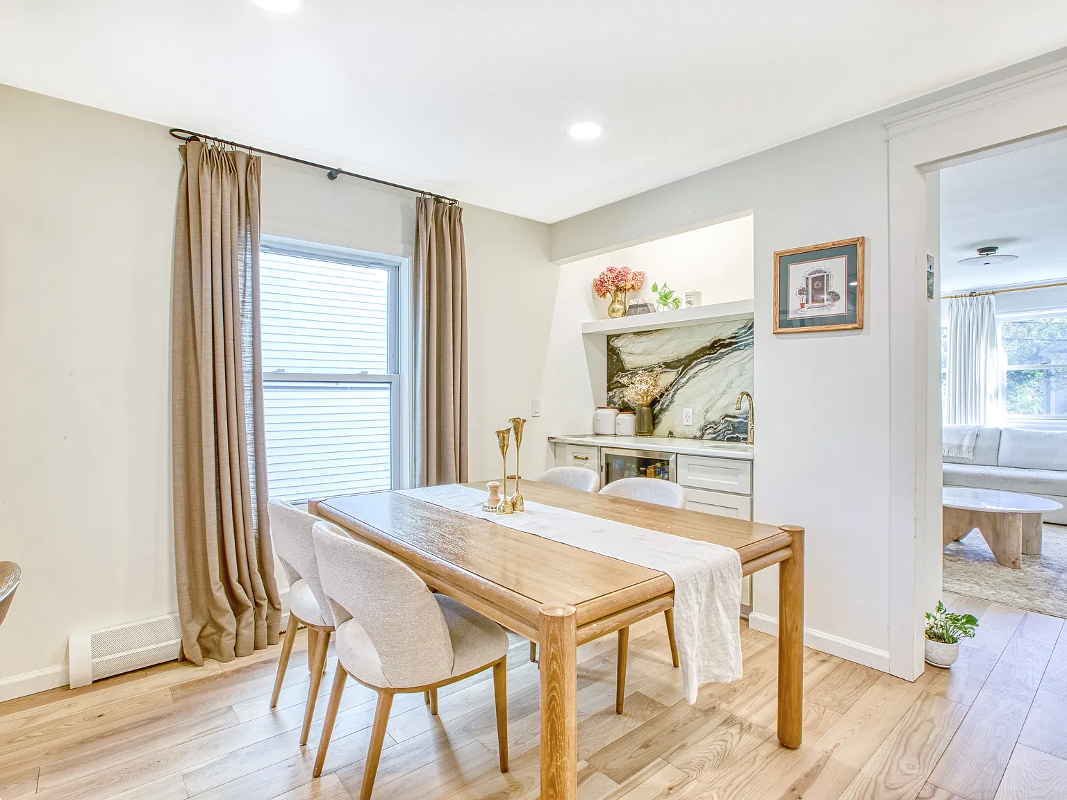 2 bed, 1.5 bath, 1186 sqft, $6,500 — Photo 4