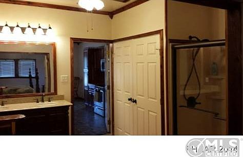 4th image of 541 E Brooks Dr