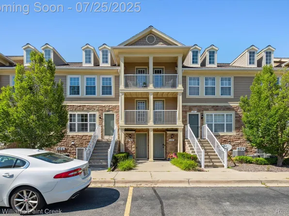 141 Evergreen Trl, Lake Orion, MI 48362