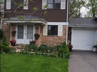 7S464 Lynn Dr, Naperville, IL 60540