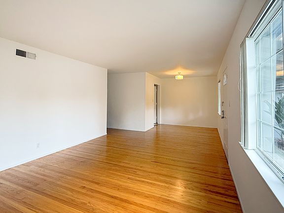 5th image of 7708 Carriage Cir